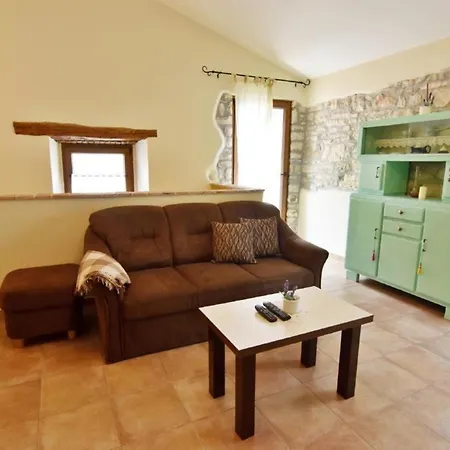 Klimatisierte In Tar Mit Terrasse, Grill Und Garten * Poreč