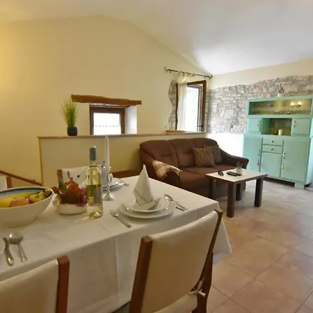 Klimatisierte In Tar Mit Terrasse, Grill Und Garten * Poreč
